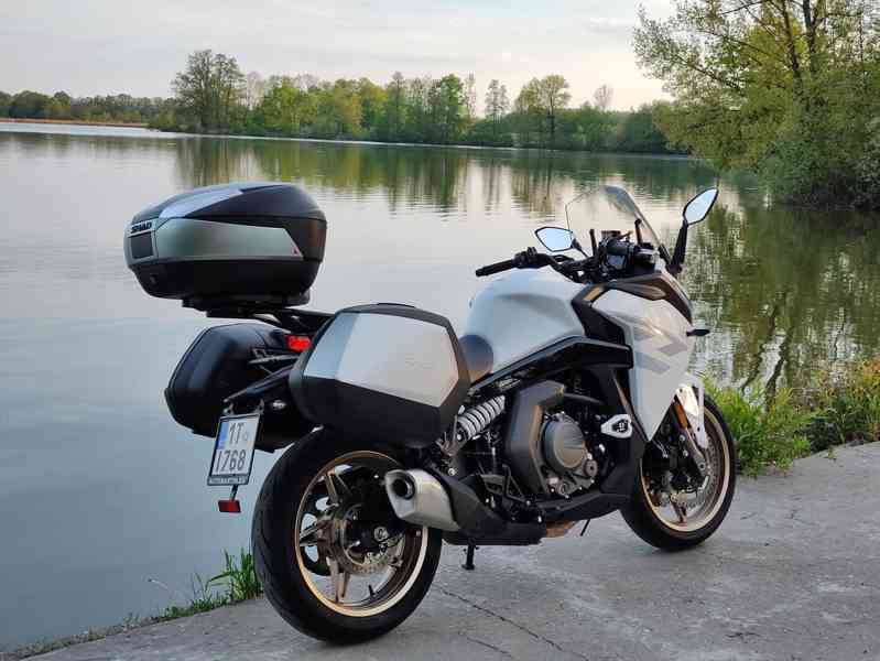 CFMOTO 650GT Premium, najeto 4 tkm, záruka - foto 5