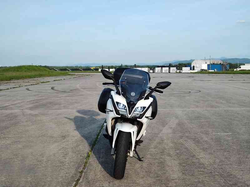 CFMOTO 650GT Premium, najeto 4 tkm, záruka - foto 8