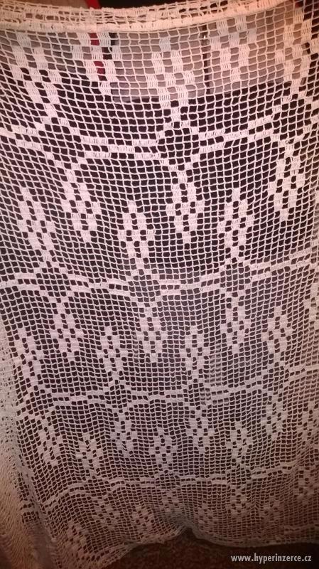 Ručně pletená záclona/závěs - foto 1