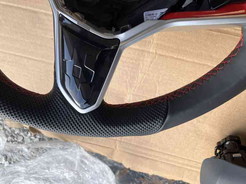 volant MULTI s řazením GTI Lopatky Tiguan II - foto 2