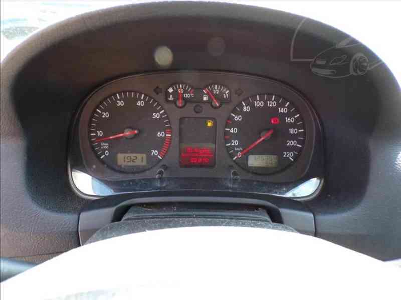 Volkswagen Golf 1,4 16V DIGI.KLIMA - foto 5