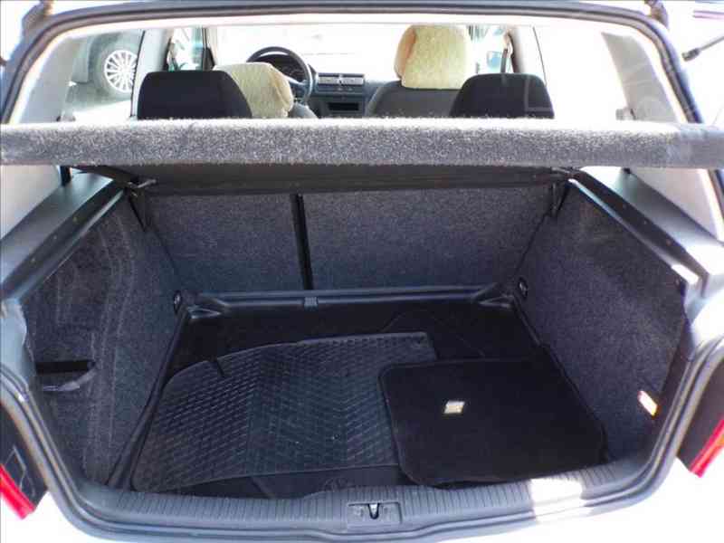 Volkswagen Golf 1,4 16V DIGI.KLIMA - foto 9
