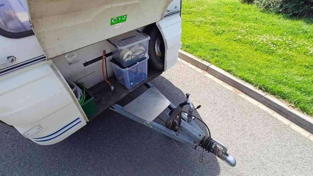 Karavan Wilk 500 de Luxe + velký předstan + nová STK - foto 8