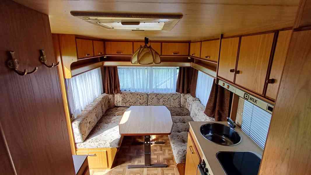 Karavan Wilk 500 de Luxe + velký předstan + nová STK - foto 9