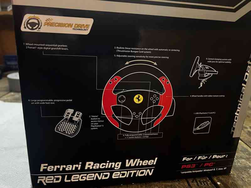 Herní volant Ferrari s pedály - foto 6
