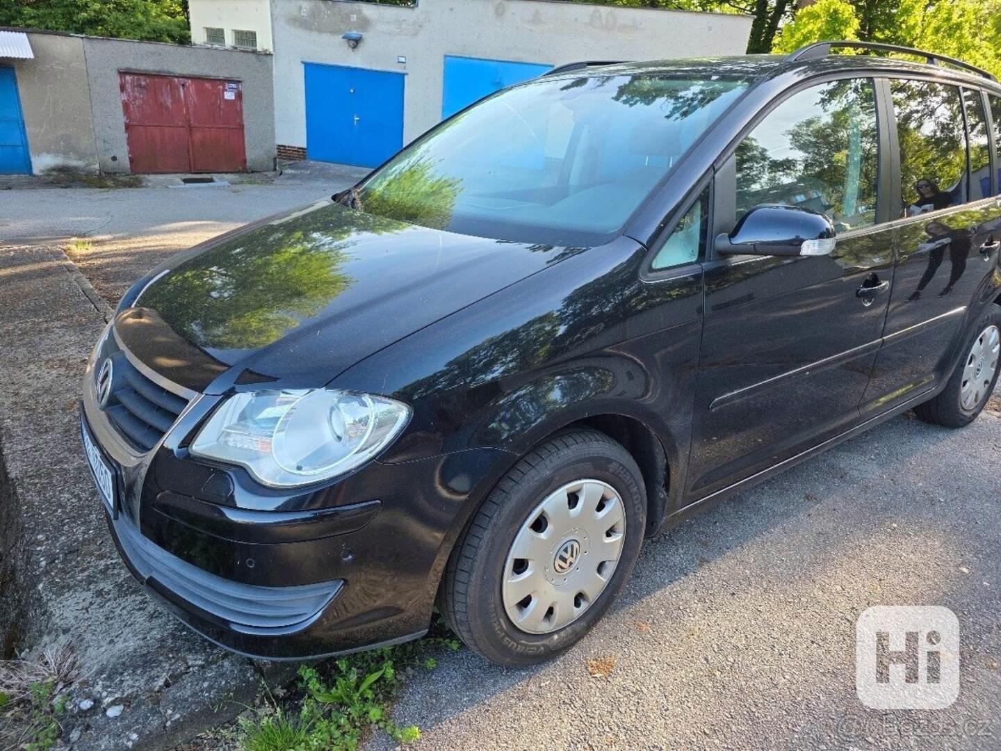 Volkswagen Touran 1,4   Lidový vůz - foto 1