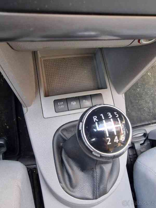 Volkswagen Touran 1,4   Lidový vůz - foto 14