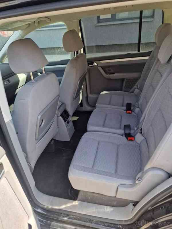Volkswagen Touran 1,4   Lidový vůz - foto 13