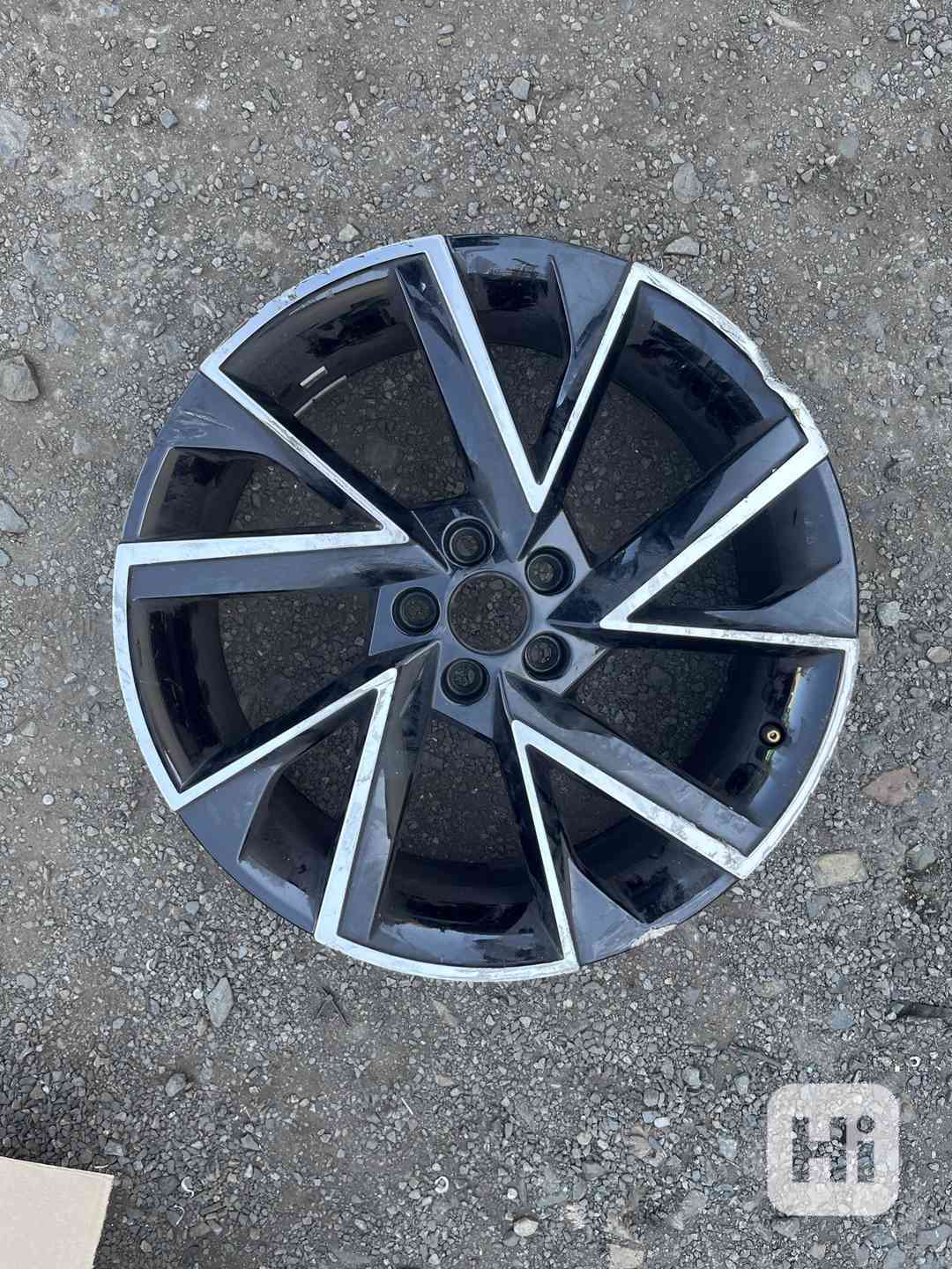 Disk VEGA - SCALA / KAMIQ 18" poškozený - foto 1