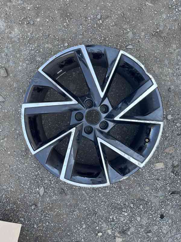 Disk VEGA - SCALA / KAMIQ 18" poškozený - foto 1