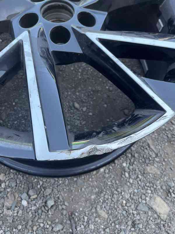 Disk VEGA - SCALA / KAMIQ 18" poškozený - foto 3