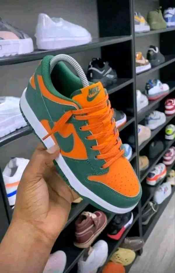 K dispozici boty Nike Dunk. 1600 Kč za pár. Nabízím cenu od  - foto 8