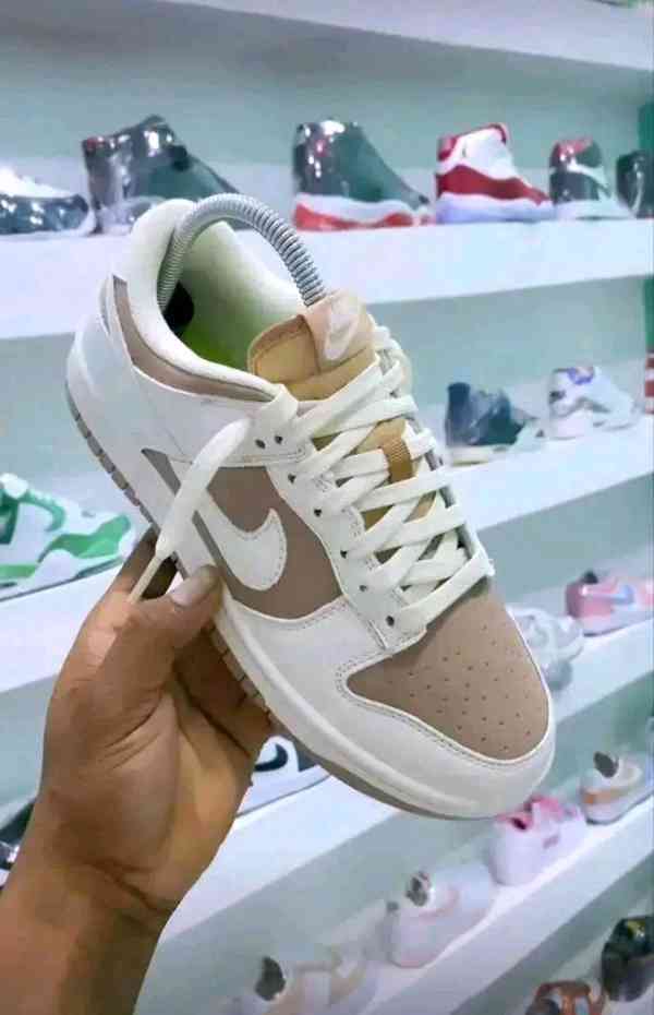 K dispozici boty Nike Dunk. 1600 Kč za pár. Nabízím cenu od  - foto 5