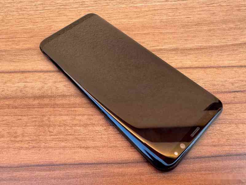 Samsung Galaxy S8 Plus G955F 64GB Midnight Black - foto 2