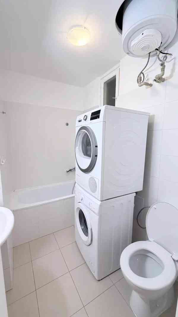 Pronájem bytu 1+kk 22 m² - foto 4