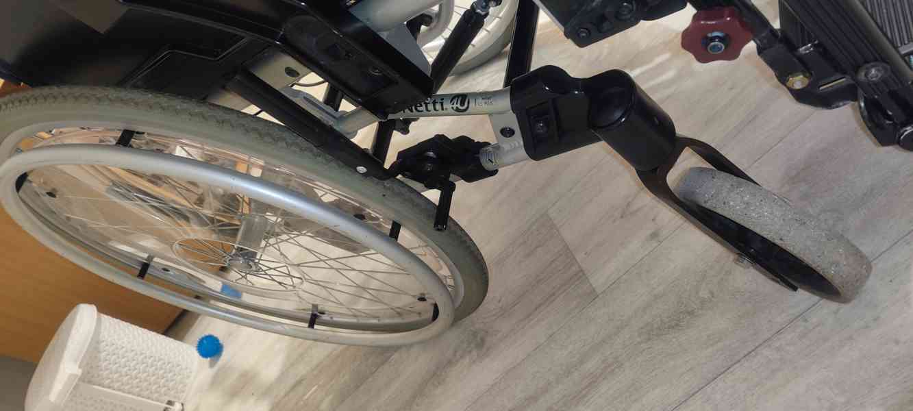 Polohovací invalidní vozík  - foto 2