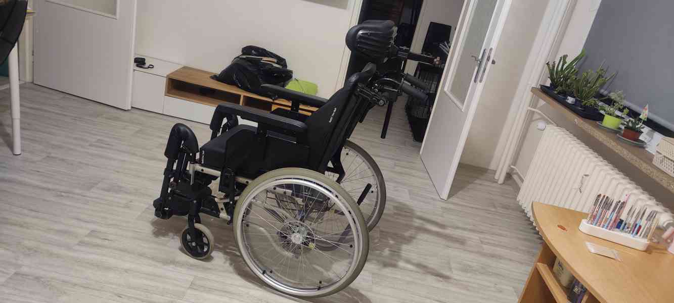Polohovací invalidní vozík  - foto 8