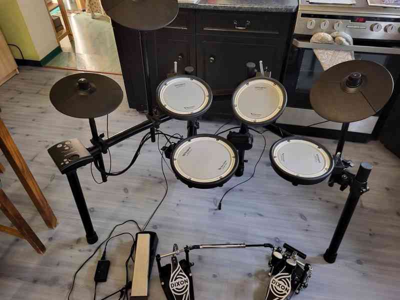 Elektronická bicí souprava + Double pedál ROLAND TD-1DMK - foto 2
