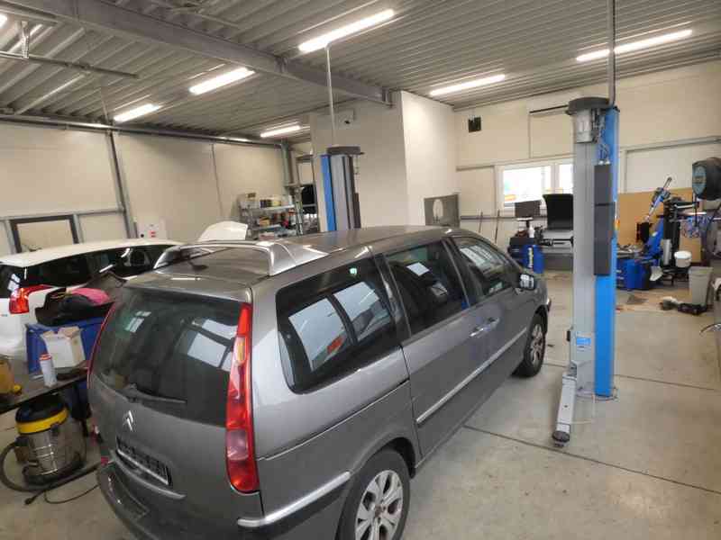 Prodej luxusní novostavby haly, autoservis, 3000 m2 pozemek - foto 17