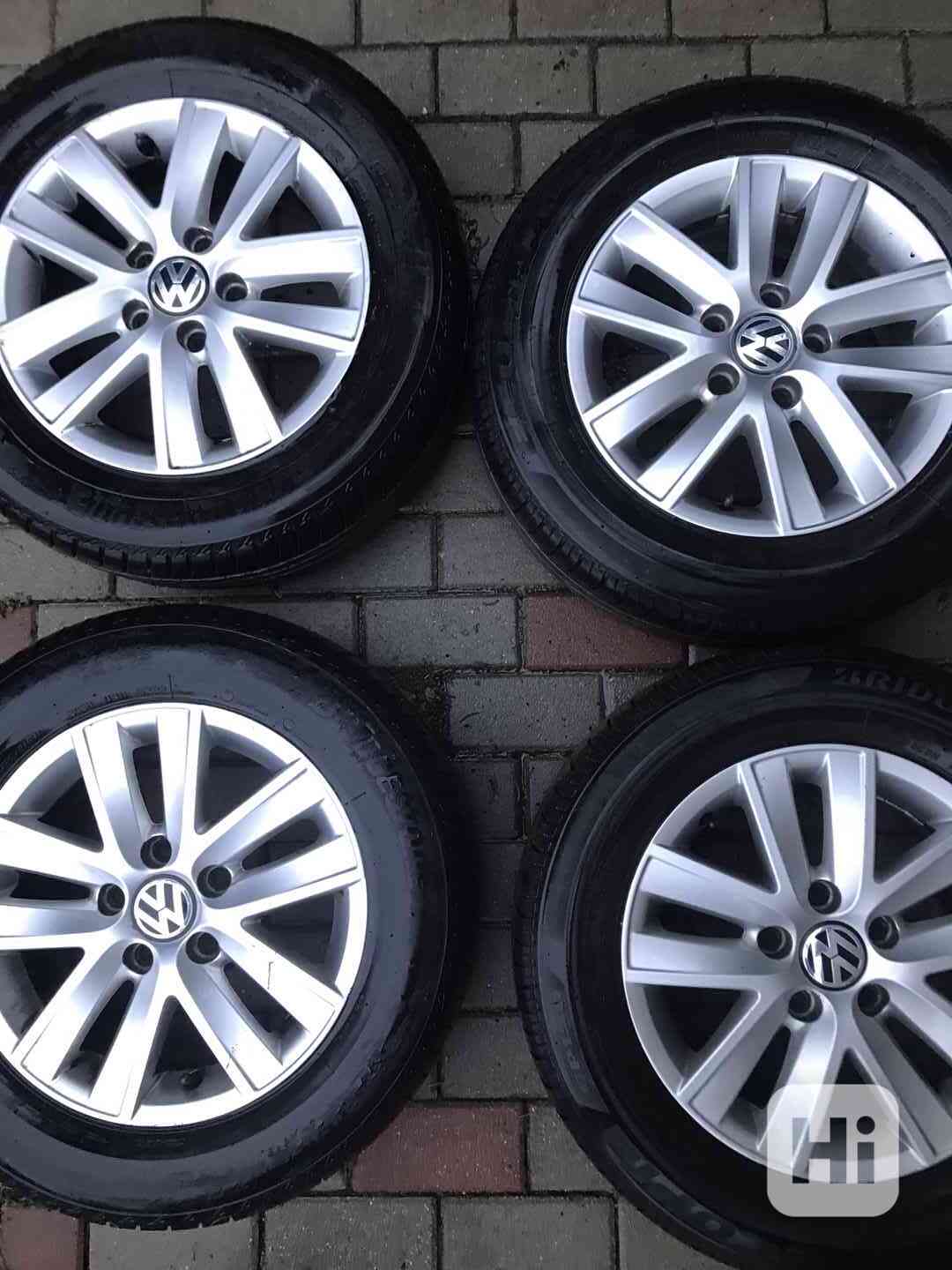 4X ALU DISKY VW, SADA letní PNEU 195/65 R15 BRIDGESTONE - foto 1