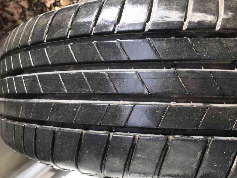 4X ALU DISKY VW, SADA letní PNEU 195/65 R15 BRIDGESTONE - foto 4