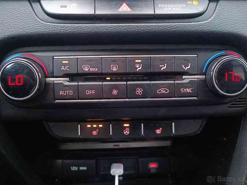 Kia Ceed 1,5   SW Edice 30 - foto 3