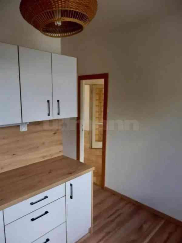 Pronájem bytu 2+1 56 m² - foto 3