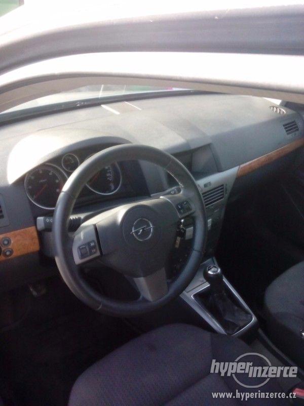 Opel Astra  1,7 CDTI - foto 5