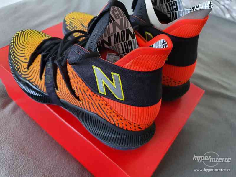 New Balance - Basketbalová obuv, oranzova, vel. 45 - foto 4