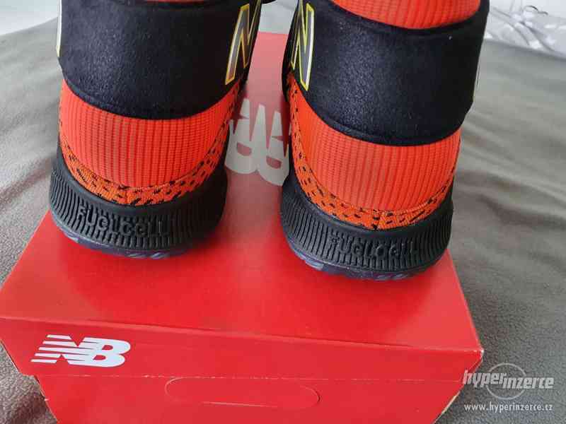 New Balance - Basketbalová obuv, oranzova, vel. 45 - foto 5