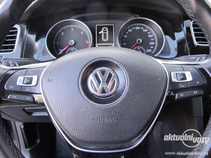 Volkswagen Golf 1.6, nafta, r.v. 2015 - foto 9