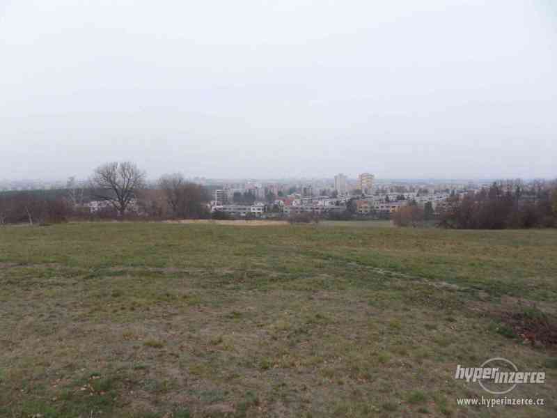 Pozemek s panoramatickým výhledem,9 727m2,Hradec Králové - foto 1