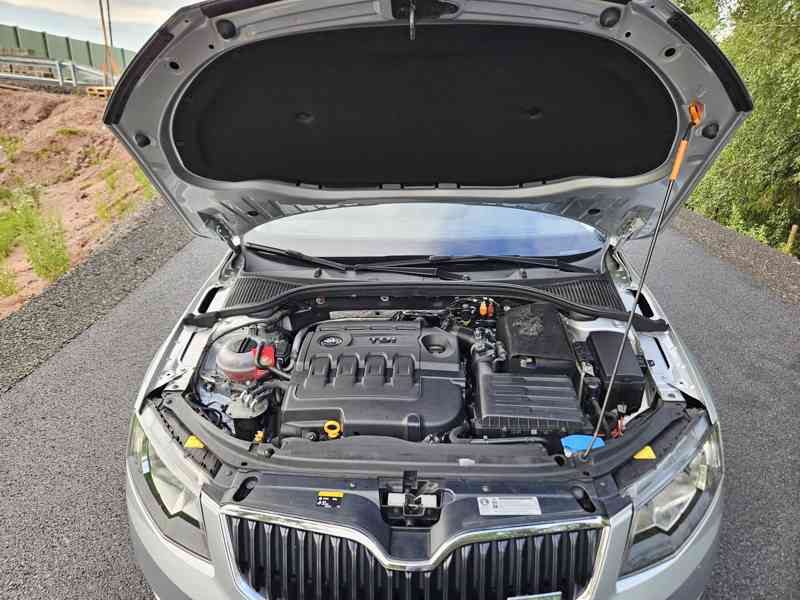 Škoda Octavia 3  1.6 TDI GREENLINE - foto 6