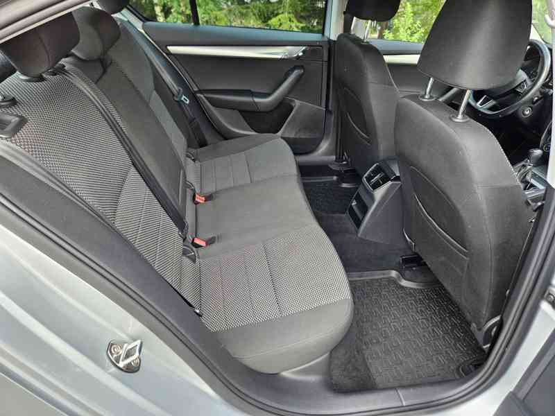 Škoda Octavia 3  1.6 TDI GREENLINE - foto 8