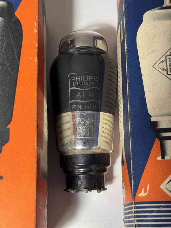 Elektronky Telefunken AZ1, Philips AL4 - foto 2