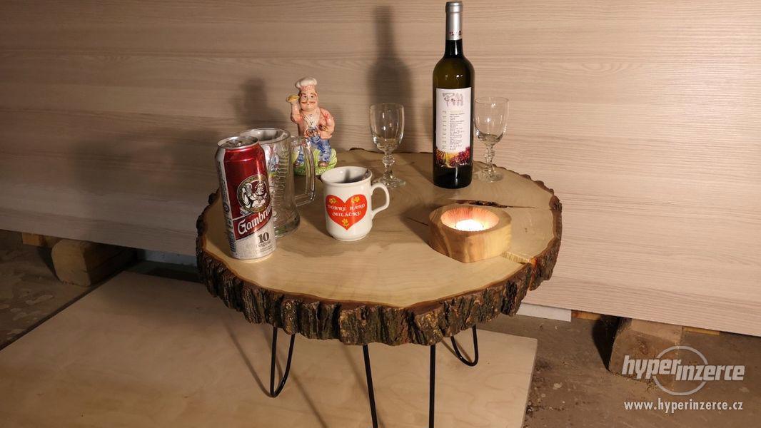Odkládací stolek ze dřeva - foto 1