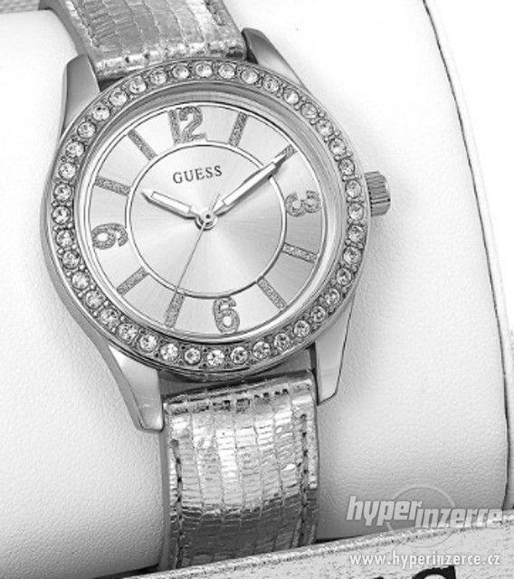 Dámské hodinky Guess stříbrno černé s kamínky - foto 2