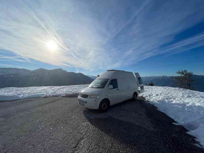 Pronájem obytného vozu/ karavanu pro 2-3lidi VW T5