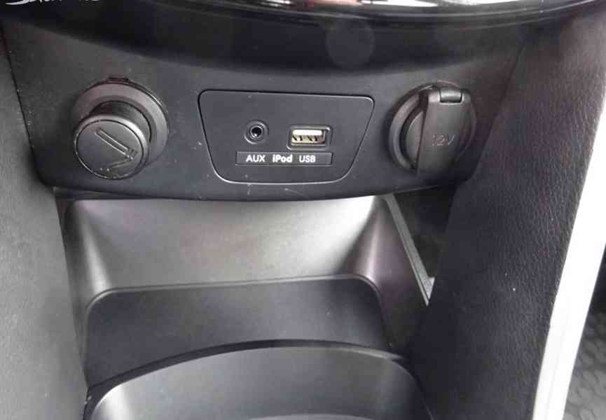 Hyundai i30 1.6i Combi r.v.2017 (88 kw) 2.Maj.ser.kníž.ČR - foto 9