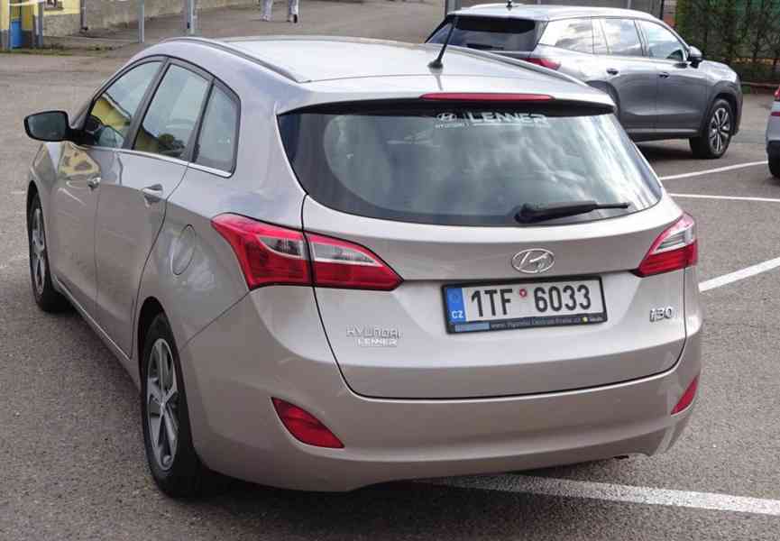 Hyundai i30 1.6i Combi r.v.2017 (88 kw) 2.Maj.ser.kníž.ČR - foto 4