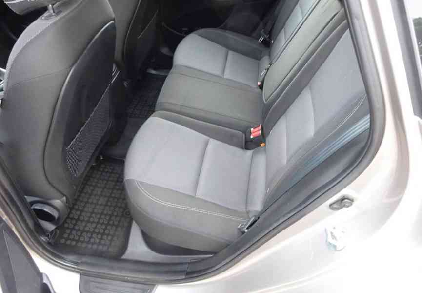 Hyundai i30 1.6i Combi r.v.2017 (88 kw) 2.Maj.ser.kníž.ČR - foto 13