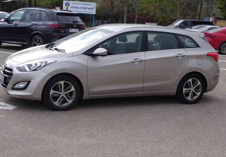 Hyundai i30 1.6i Combi r.v.2017 (88 kw) 2.Maj.ser.kníž.ČR - foto 3