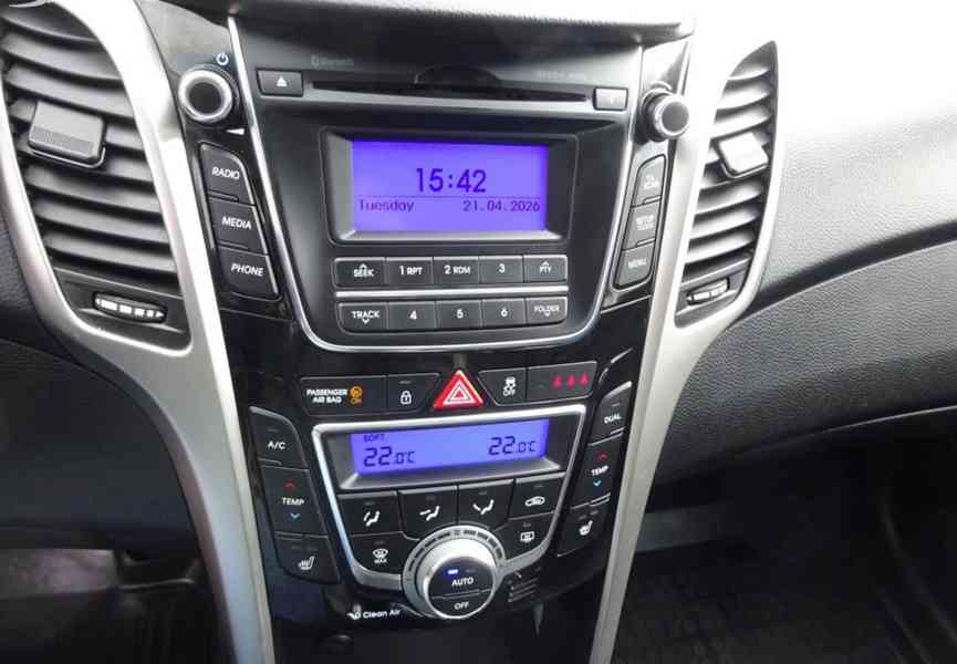 Hyundai i30 1.6i Combi r.v.2017 (88 kw) 2.Maj.ser.kníž.ČR - foto 8