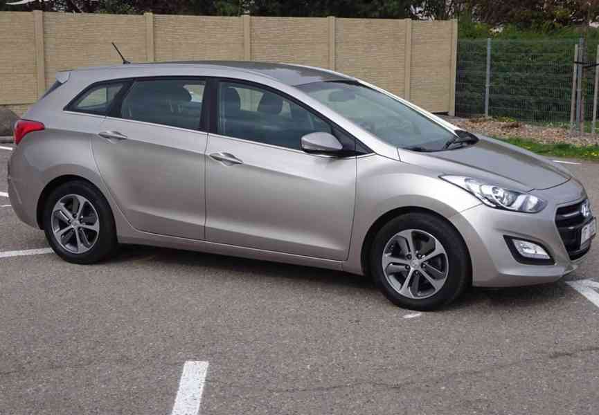 Hyundai i30 1.6i Combi r.v.2017 (88 kw) 2.Maj.ser.kníž.ČR - foto 2