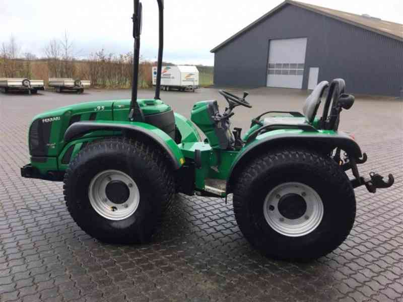 Traktor Ferrari VEGA c9Tc5 - foto 1