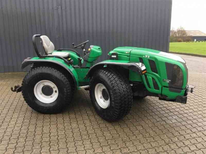 Traktor Ferrari VEGA c9Tc5 - foto 2