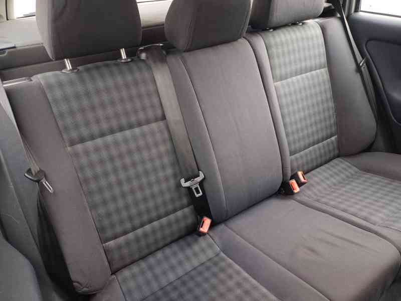 Škoda Octavia 1.6 75Kw combi RV.2005 TAŽNÉ - NOVÁ STK - foto 7