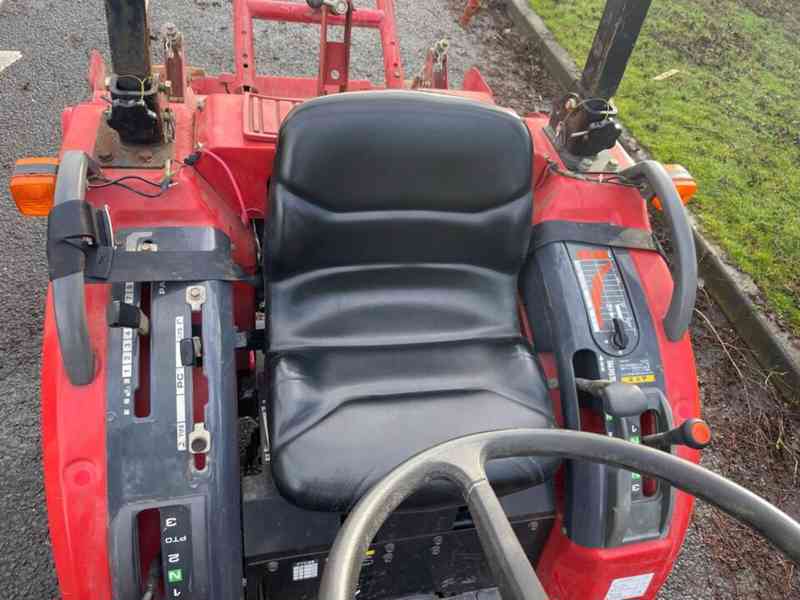 Traktor Mitsubishi MT160 s rotačním kultivátorem - foto 7