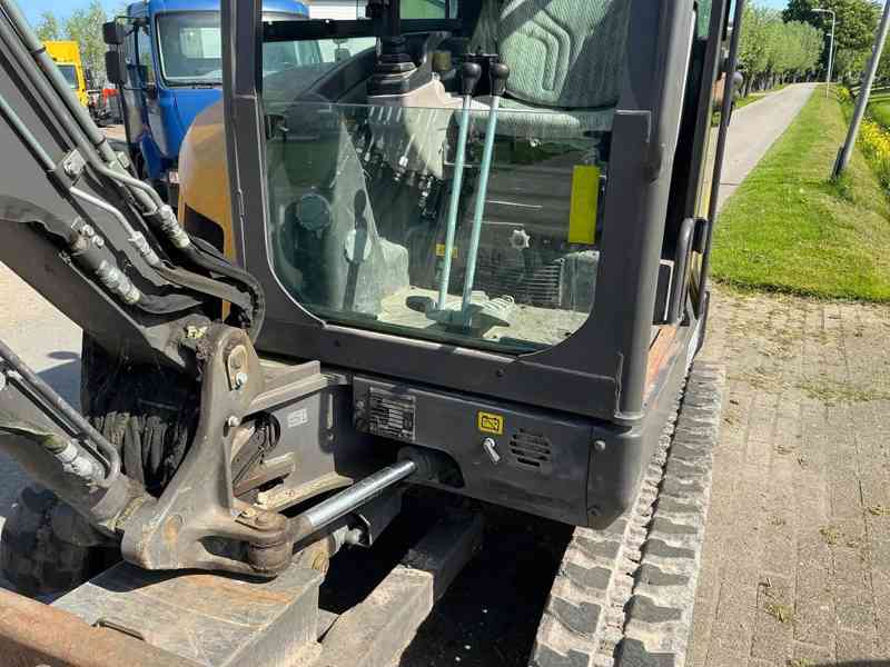Rypadlo Volvo ECR35D - foto 7