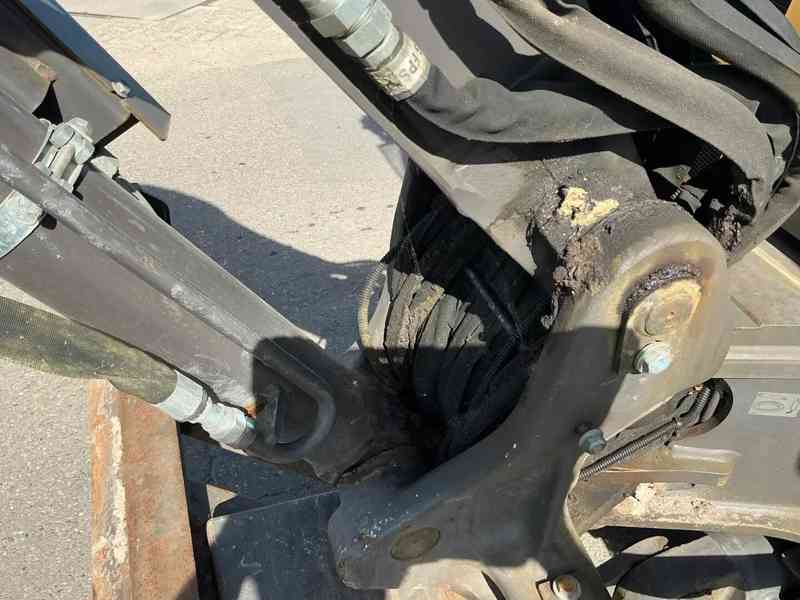 Rypadlo Volvo ECR35D - foto 6